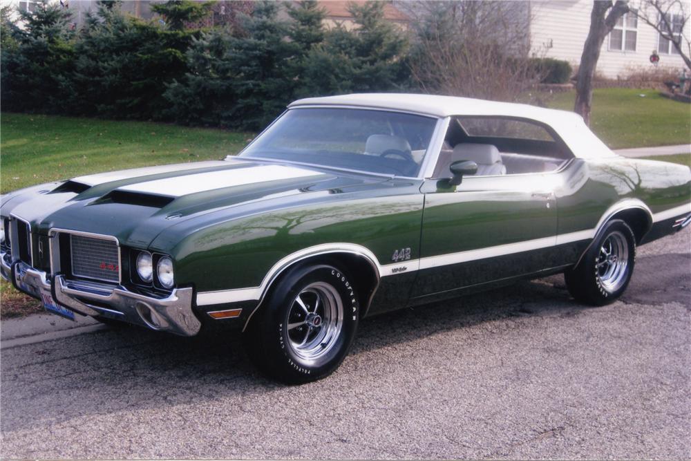 1972 Oldsmobile 4-4-2 W-30 455 muscle cars 1972&#8217;s Top 10 Fastest Muscle Cars 97567 Front 3 4 Web