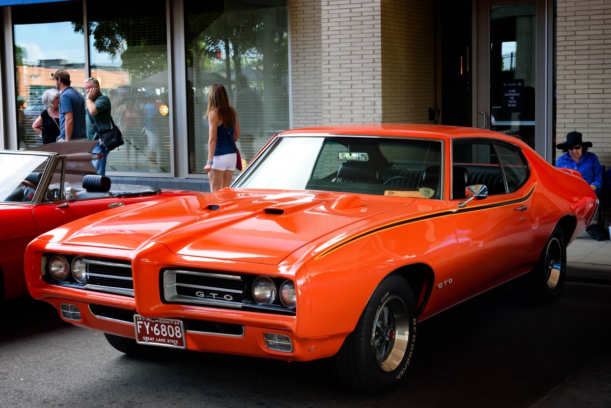 style tips to look instantly slimmer 8 of the Rarest American Muscles show cruise orange classic 1969 car nikon muscle 339505