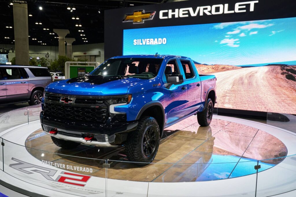 2022 Chevy Silverado High Country is a BETTER luxury truck