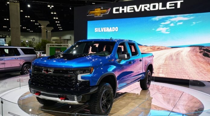 The 2022 Chevy Silverado High Country is a BETTER luxury truck 2022 Chevy Silverado