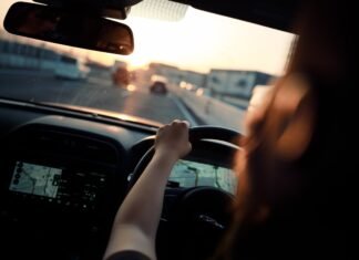 11 Excellent Hacks to Keep Awake While Driving driving