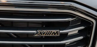 The BMW XM: A Powerhouse with 10 Cutting-Edge Features that Impress The BMW XM