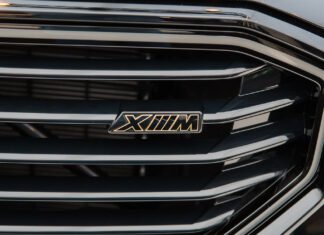 The BMW XM: A Powerhouse with 10 Cutting-Edge Features that Impress The BMW XM