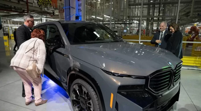 2023 BMW XM: A Luxury SUV with Unmatched Performance and Versatility 2023 BMW XM