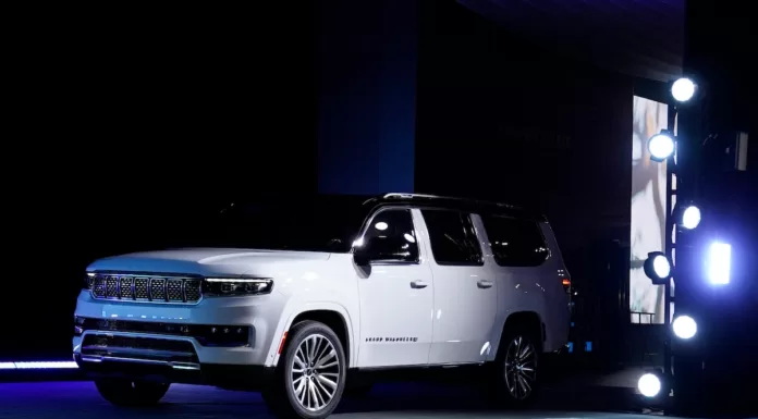 2023 Jeep Wagoneer vs 2023 Jeep Grand Wagoneer: A Comprehensive Comparison of Two Iconic SUVs 2023 Jeep Wagoneer vs 2023 Jeep Grand Wagoneer