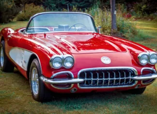 1961 Chevrolet Corvette LEGO Icon: Building the Classic American Sports Car Brick by Brick 1961 Chevrolet Corvette LEGO Icon