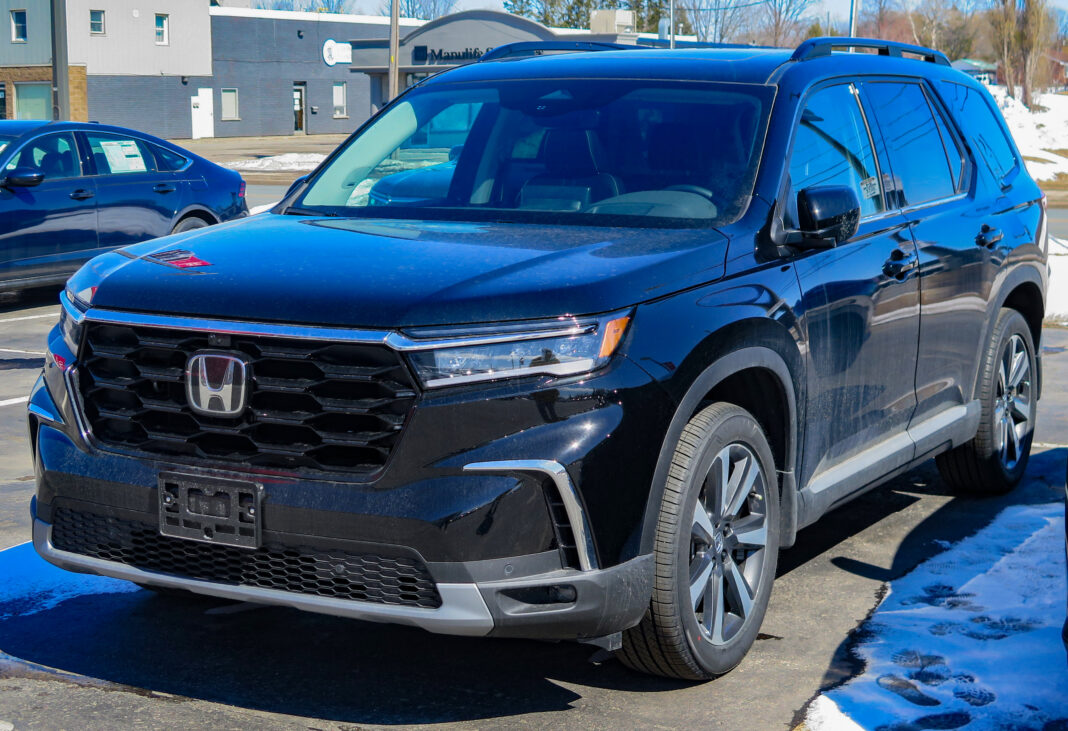 2023 Honda Pilot Black Edition