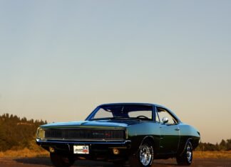 Dodge Charger RT: Reaching Top Speed Dodge Charger RT: Reaching Top Speed