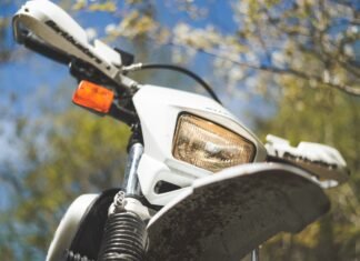 Replacing Honda XR200R Fuel Tank Mounting Bolts: A How-To Guide Honda XR200R