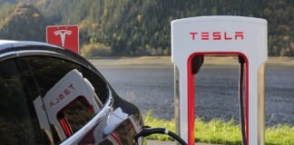 What’s New in Tesla’s 2022.40.4.1 Update