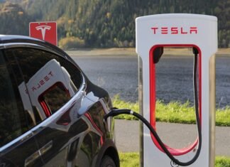 What’s New in Tesla’s 2022.40.4.1 Update