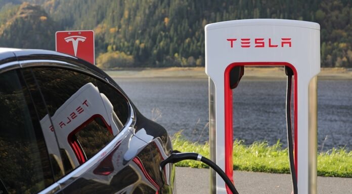 What’s New in Tesla’s 2022.40.4.1 Update