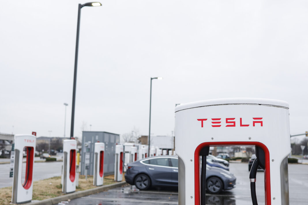 how to properly remove a charger from your Tesla
