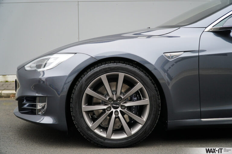 Tesla’s Stunning Midnight Silver Metallic Paint: A Closer Look